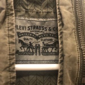 Levi’s Xtra long utility vest